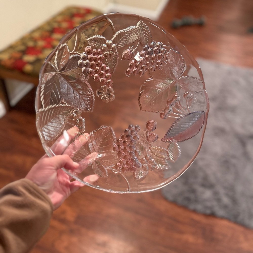 13” Round, Clear Glass Plate with Grape Design